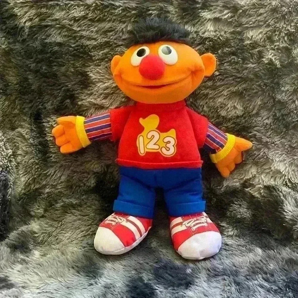 Playskool HASBRO SESAME STREET
ROCKIN' NUMBERS ERNIE TALKING  PLUSH
TOY - Picture 1 of 11